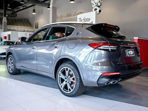 Used 2022 Maserati Levante Modena AWD/4WD image 7