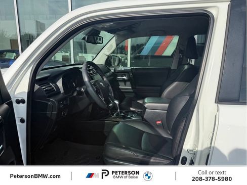 Used 2022 Toyota 4Runner TRD Off-Road Premium AWD/4WD image 13