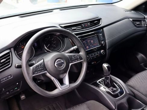 Used 2018 Nissan Rogue S AWD/4WD image 9