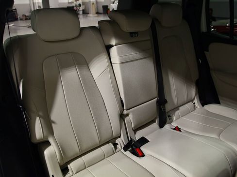 Certified 2025 Mercedes-Benz GLB 250 4MATIC image 27