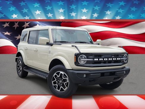 Certified 2025 Ford Bronco Outer Banks AWD/4WD image 1