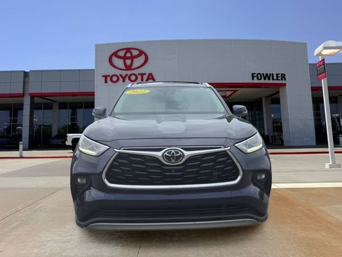 Used 2022 Toyota Highlander Platinum AWD/4WD image 8