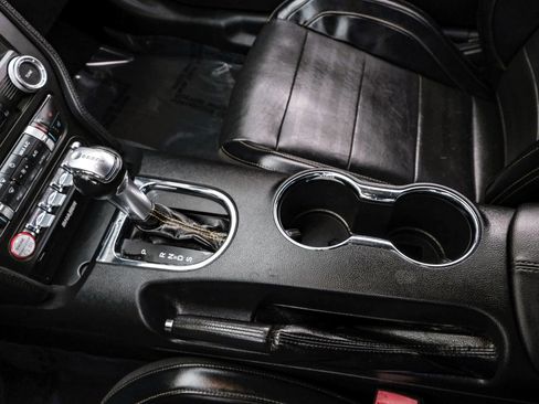 Used 2016 Ford Mustang Premium image 22