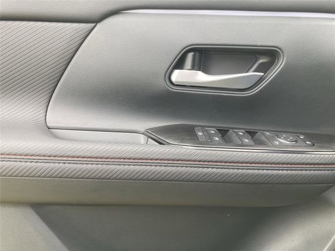 New 2025 Nissan Kicks SR image 31