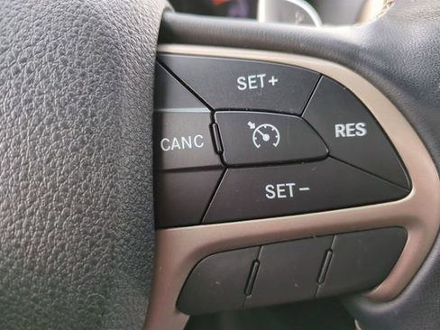 Used 2016 Jeep Grand Cherokee Limited image 27