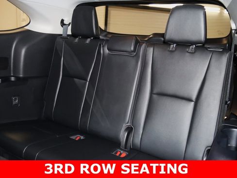 Used 2021 Toyota Highlander XLE image 17