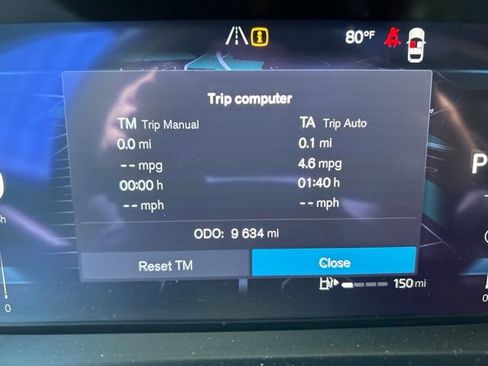 Used 2025 Volvo XC40 B5 Plus AWD/4WD image 22