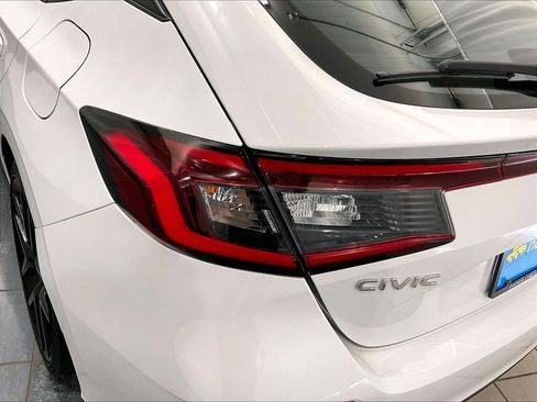 Used 2023 Honda Civic Sport image 32