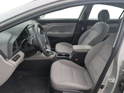 Used 2020 Hyundai Elantra SE FWD image 8
