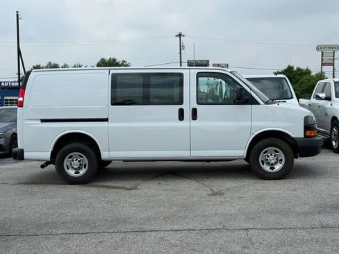 Used 2020 Chevrolet Express 2500 w/ Driver Convenience Package RWD image 3