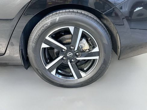 Used 2025 Nissan Sentra SV FWD image 33