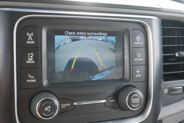 Used 2017 RAM 1500 Express AWD/4WD image 3