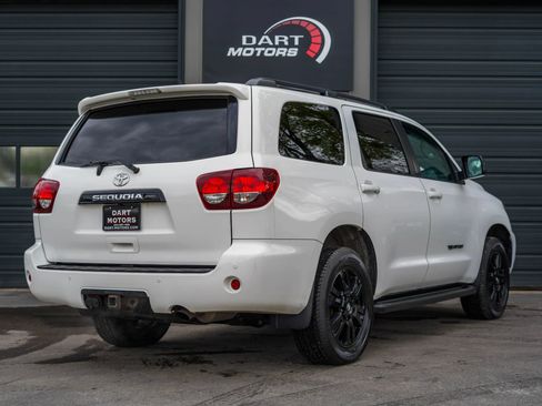 Used 2018 Toyota Sequoia TRD Sport AWD/4WD image 7