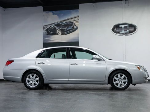Used 2005 Toyota Avalon XL image 8