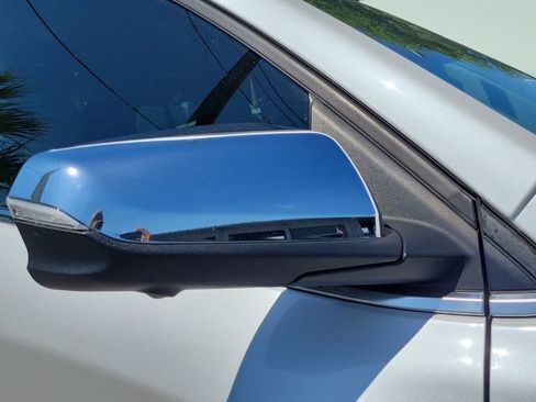 Used 2020 Chevrolet Equinox Premier image 8