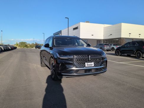 Used 2024 Lincoln Nautilus Reserve AWD/4WD image 1