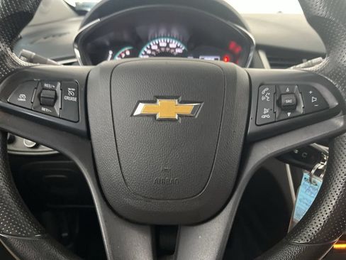 Used 2021 Chevrolet Trax LT AWD/4WD image 57
