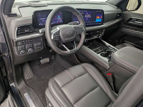 Used 2025 Chevrolet Tahoe RST w/ Comfort Package AWD/4WD image 2