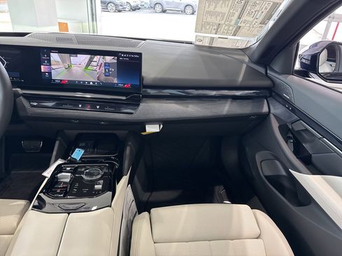 New 2026 BMW 550e xDrive image 49