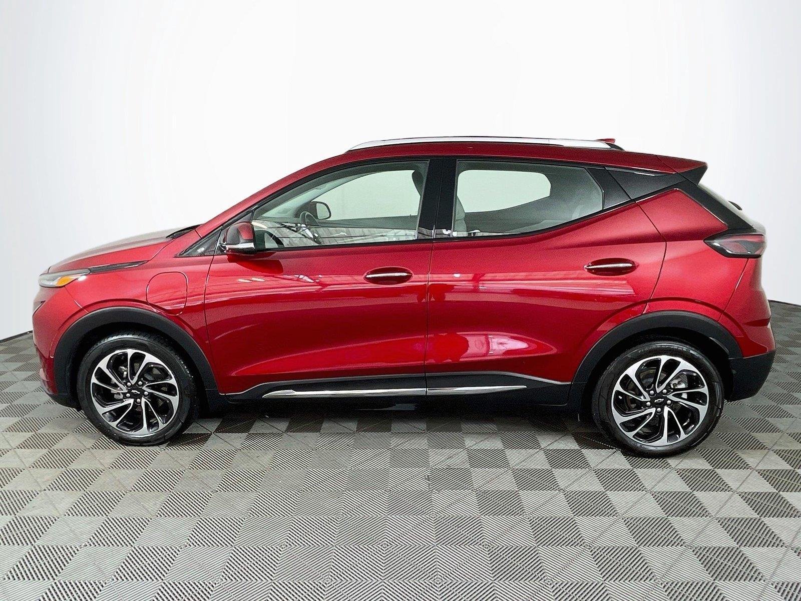 Used 2022 Chevrolet Bolt EUV Premier FWD image 4