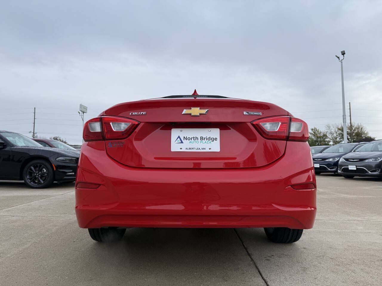 Used 2018 Chevrolet Cruze Premier FWD image 26