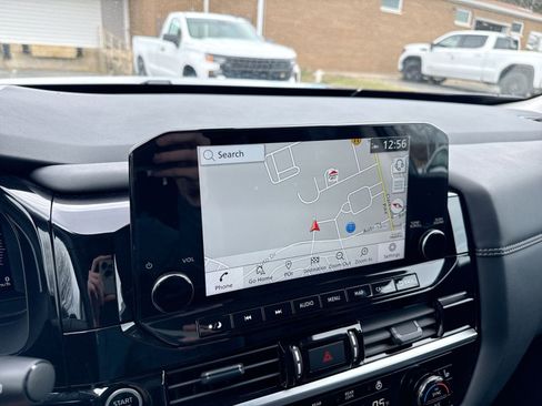 Used 2024 Nissan Pathfinder Platinum w/ Black Appearance Package image 20