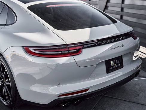 Used 2018 Porsche Panamera 4S AWD/4WD image 8