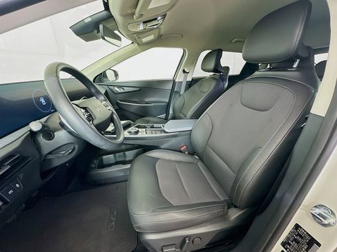 Used 2024 Kia EV6 Light RWD image 13