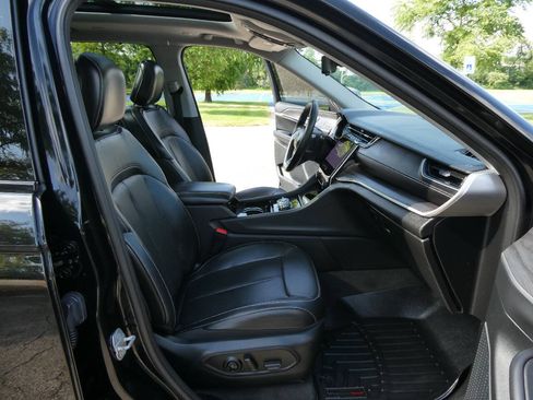 Used 2021 Jeep Grand Cherokee L Limited w/ Luxury Tech Group II AWD/4WD image 39
