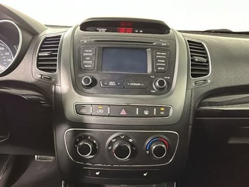 Used 2014 Kia Sorento LX FWD image 22
