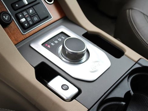 Used 2015 Land Rover LR4 HSE LUX image 31