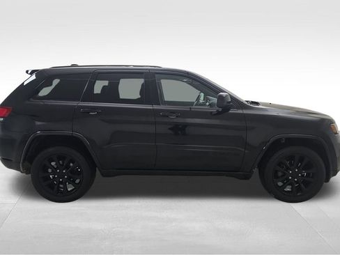 Used 2020 Jeep Grand Cherokee Altitude image 10
