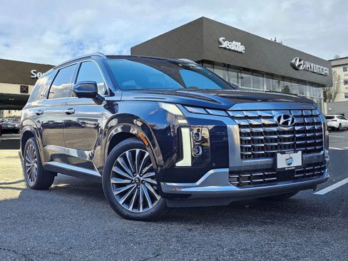 Used 2024 Hyundai Palisade Calligraphy image 1