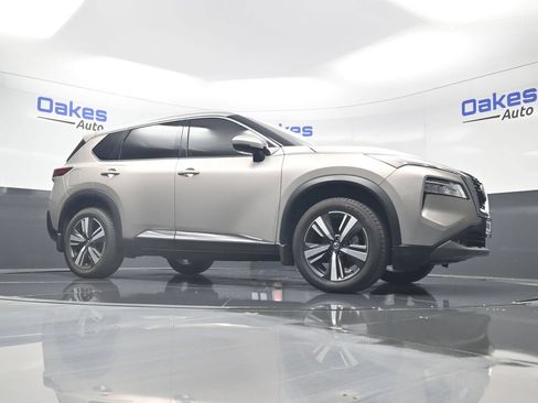 Used 2021 Nissan Rogue SL AWD/4WD image 39