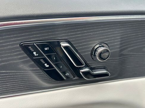 Used 2025 Cadillac Lyriq Sport AWD/4WD image 53