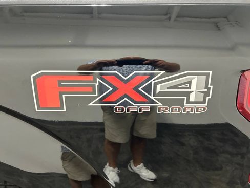 Used 2018 Ford F150 XLT w/ Equipment Group 302A Luxury AWD/4WD image 9