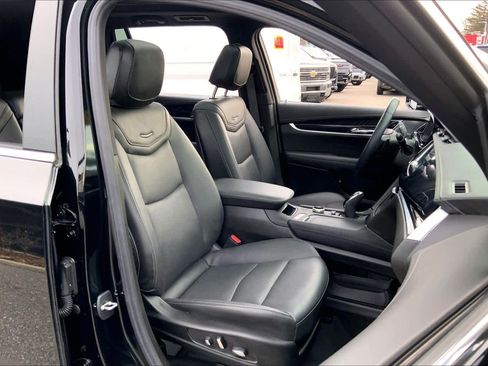 Used 2023 Cadillac XT6 Premium Luxury w/ Technology Package image 7