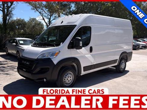 Used 2025 RAM ProMaster 2500 w/ Convenience Group FWD image 1
