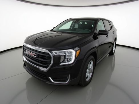 Used 2024 GMC Terrain SLE FWD image 3