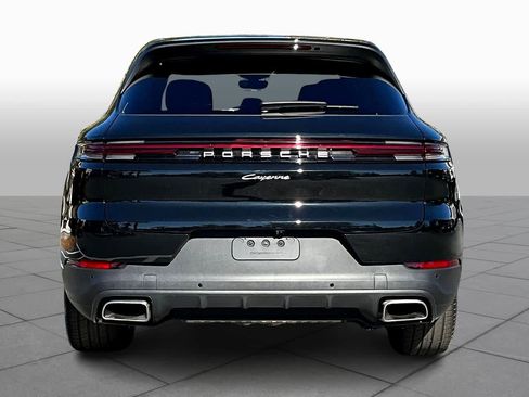 Used 2024 Porsche Cayenne image 10