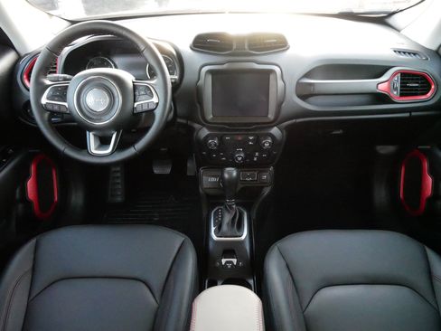 Used 2023 Jeep Renegade Trailhawk w/ Trailhawk Elite Group image 10