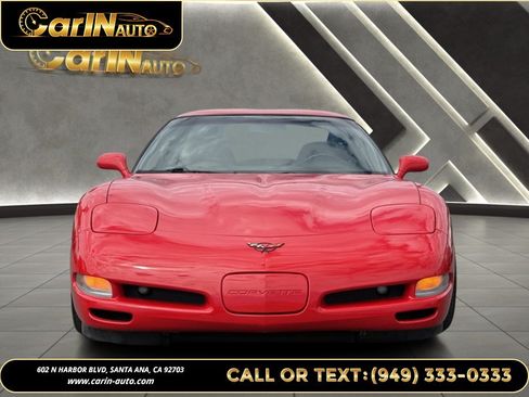 Used 2001 Chevrolet Corvette Coupe w/ Preferred Equipment Group1 RWD image 2