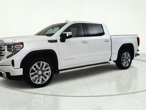 Used 2025 GMC Sierra 1500 Denali w/ Denali Reserve Package AWD/4WD image 3