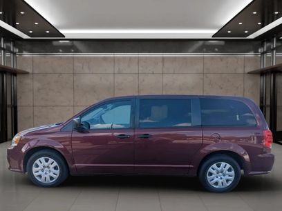 Used 2019 Dodge Grand Caravan SE w/ UConnect Hands-Free Group