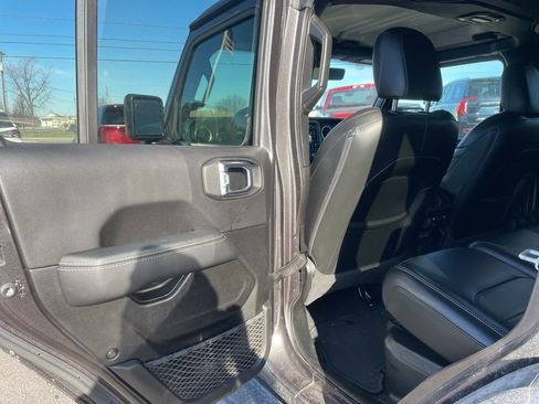 Used 2022 Jeep Wrangler Unlimited Sahara w/ Cold Weather Group image 32