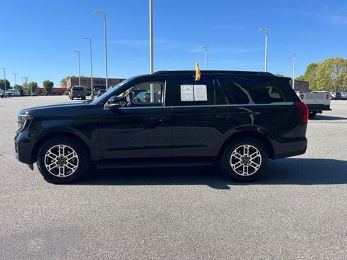 Certified 2025 Ford Expedition Active image 4