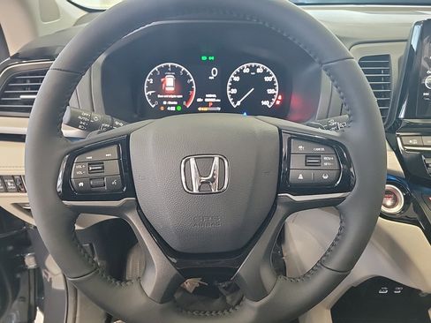 New 2026 Honda Odyssey Touring image 18