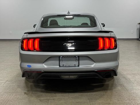 Used 2022 Ford Mustang EcoBoost image 5