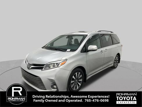 Used 2019 Toyota Sienna Limited Premium AWD/4WD image 2