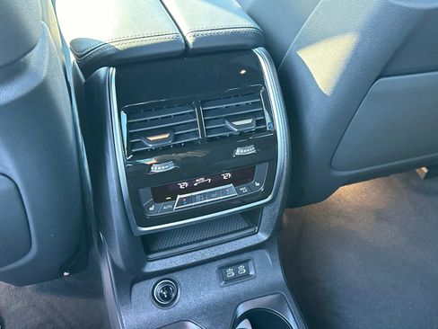 New 2026 BMW X7 M60i image 15